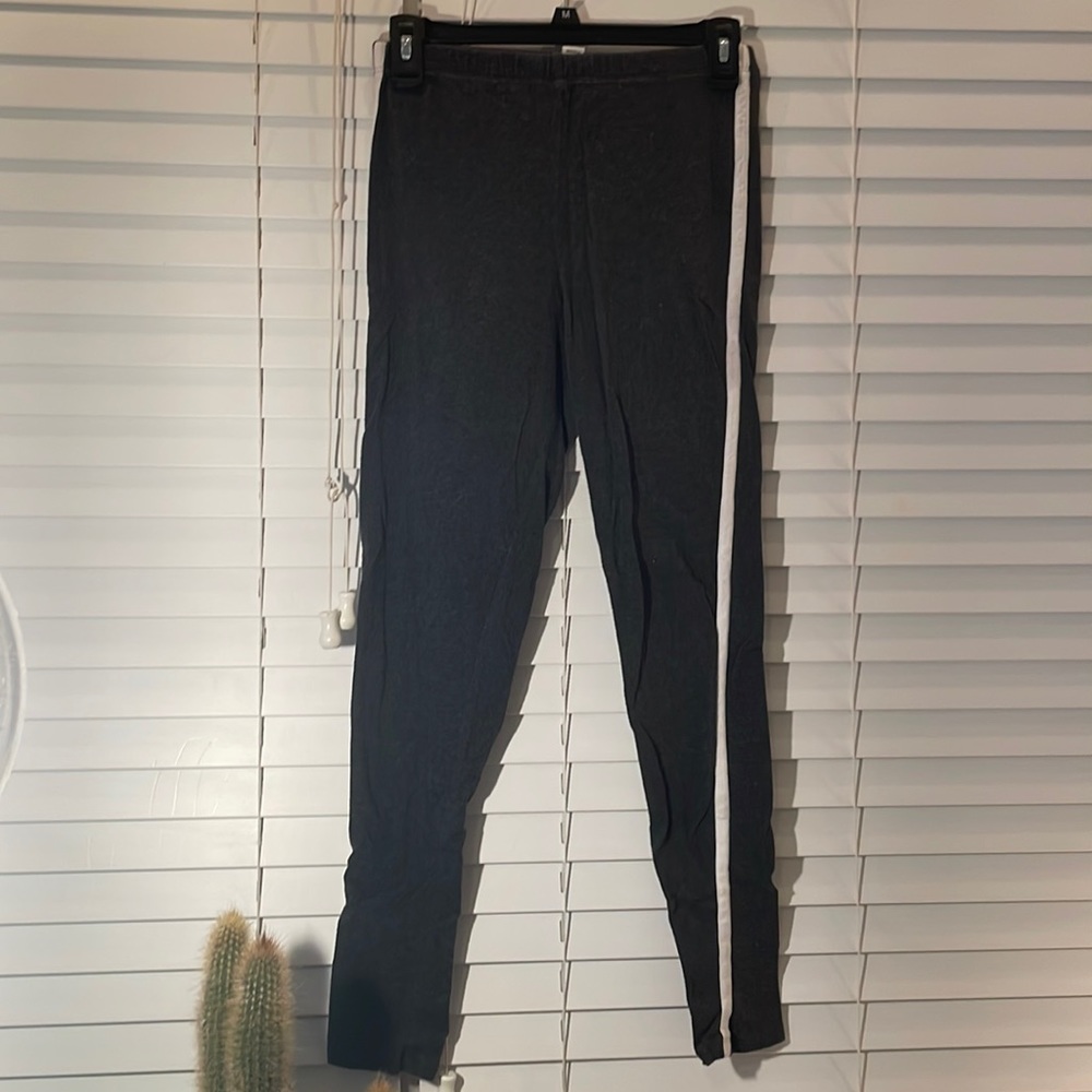 gray leggings